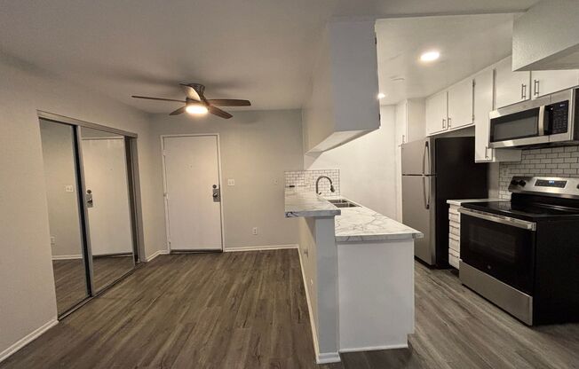 1 bed, 1 bath, 695 sqft, $1,498, Unit 126