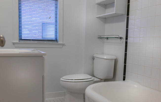 Studio, 1 bath, 409 sqft, $2,075, Unit H806