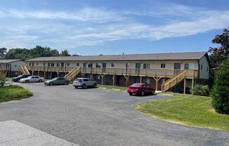 Courtyard Apartments | 1004 Salisbury Street Apt 4-B