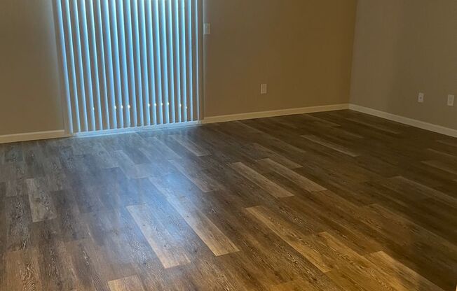 2 beds, 1 bath, 760 sqft, $1,399, Unit 203