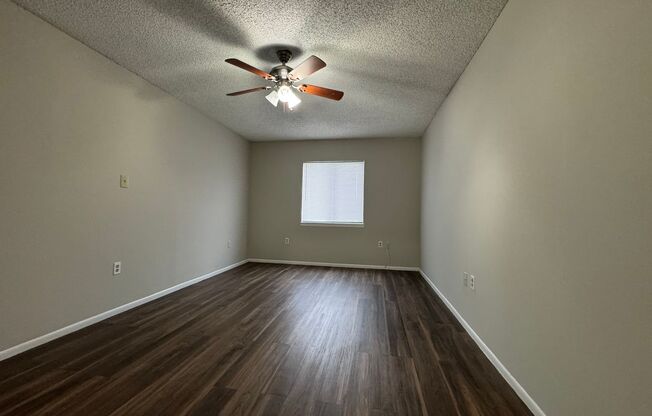 1 bed, 1 bath, $1,200