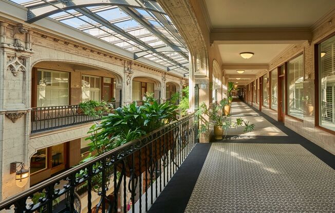 Spacious 2 bedroom 2 bathroom 2000+ Sq Ft - Grove Arcade Residences Downtown Asheville