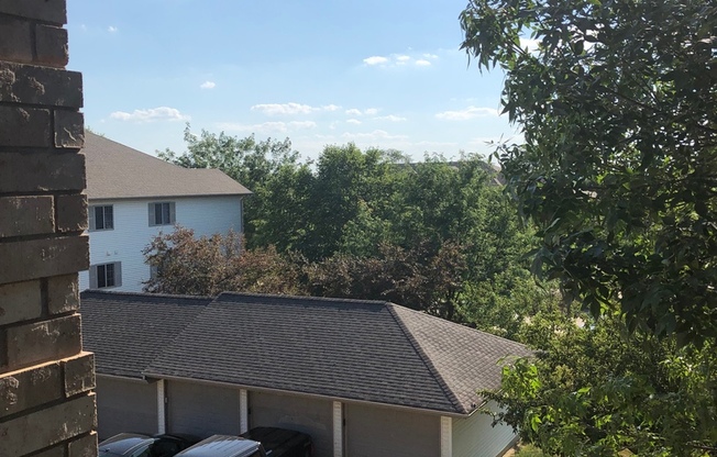 Nice 2br Condo in Coralville close to shopping & interstate