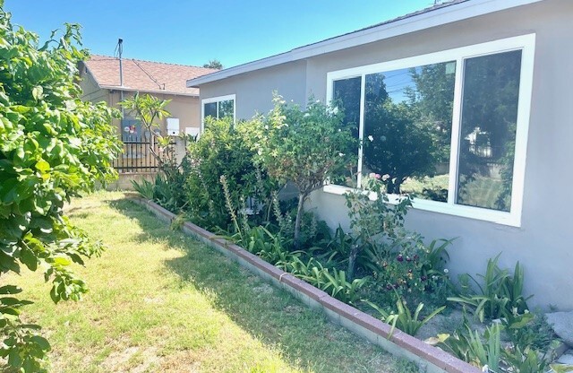 7521 AMIGO AVE