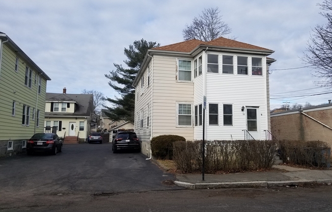 11 GROSSMAN ST