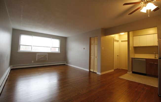 1 bed, 1 bath, $1,345, Unit 210