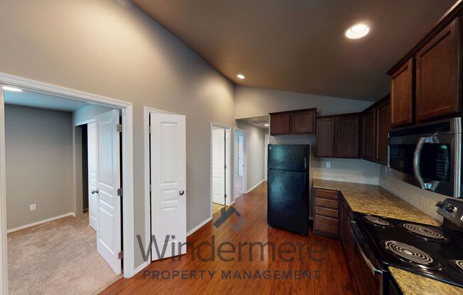 3 beds, 2 baths, 1,064 sqft, $1,695, Unit chin294-1