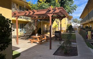 2 beds, 2 baths, $1,750, Unit 8