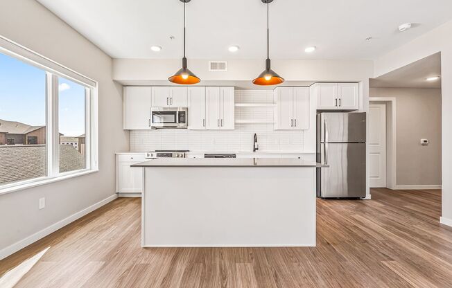 2 beds, 2 baths, 1,132 sqft, $2,000, Unit 3-300