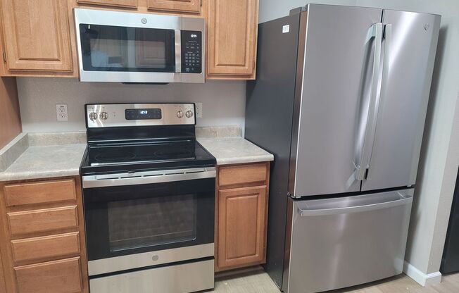 3 beds, 2 baths, $2,495, Unit #312