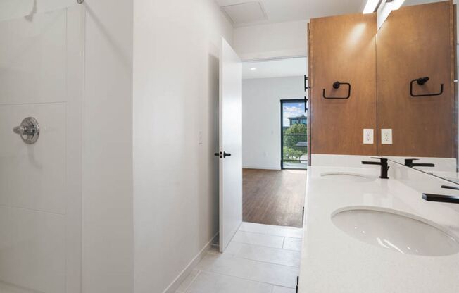 2 beds, 2 baths, 966 sqft, $2,900, Unit 518