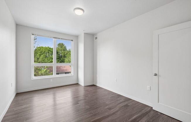 3 beds, 2 baths, 1,312 sqft, $1,975, Unit 207