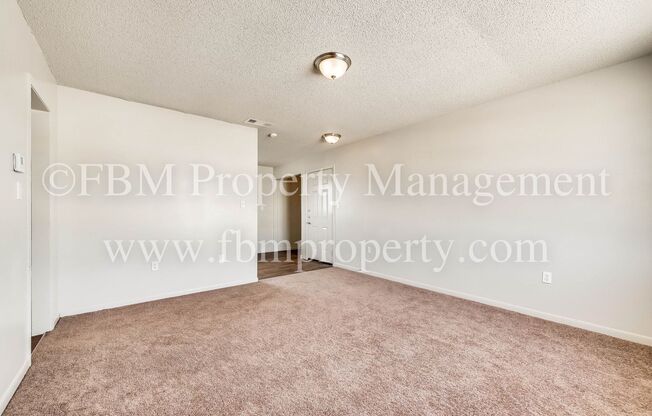 2 beds, 1 bath, $895, Unit 402