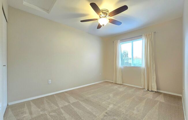 3 beds, 2.5 baths, 1,410 sqft, $2,595, Unit Unit B