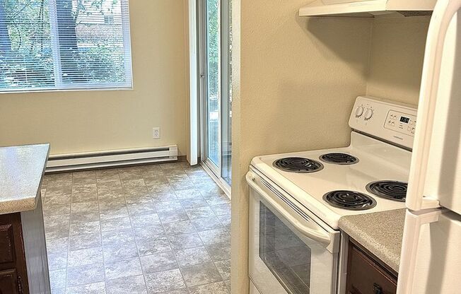 1 bed, 1 bath, 730 sqft, $1,300, Unit 7529-04