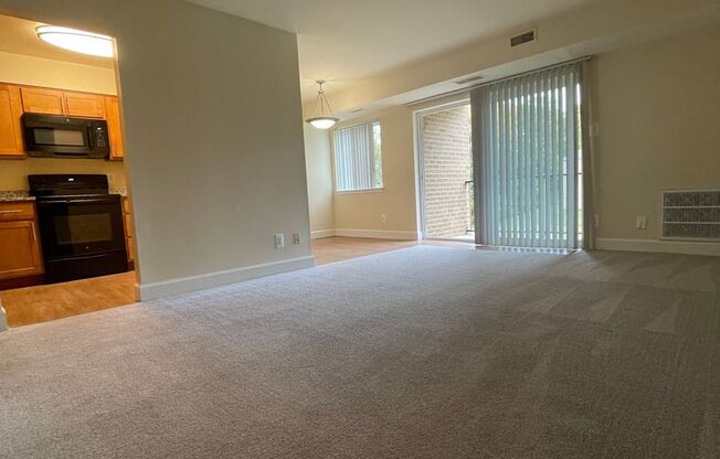 2 beds, 2 baths, 1,000 sqft, $2,150, Unit 14229 #203