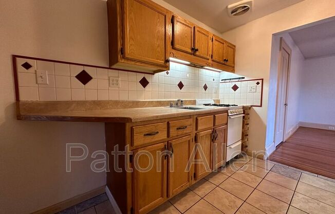 105 EDWIN PL