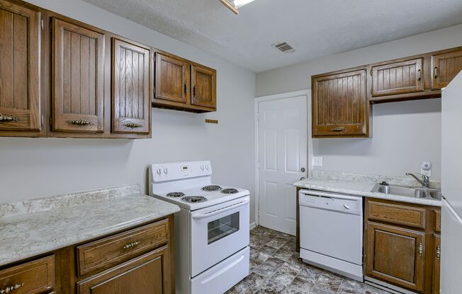 4 beds, 1 bath, $1,749