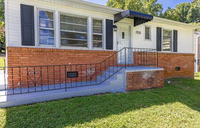 Charming 2-Bed, 1-Bath House in Prime South Knoxville | Walk to Breweries, Restaurants & Waterfront