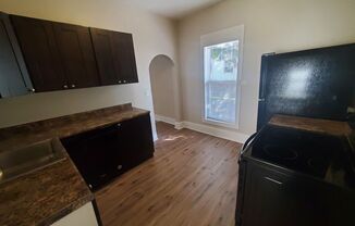 2 beds, 1 bath, $1,195