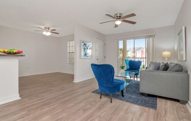 Ground Floor 1 BR + Den in Brandon with Resort Amenities