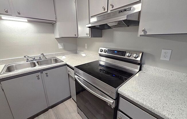 Florence @ 26th Ave 2 Bed | 1 bath - Central AC + In Unit Laundry