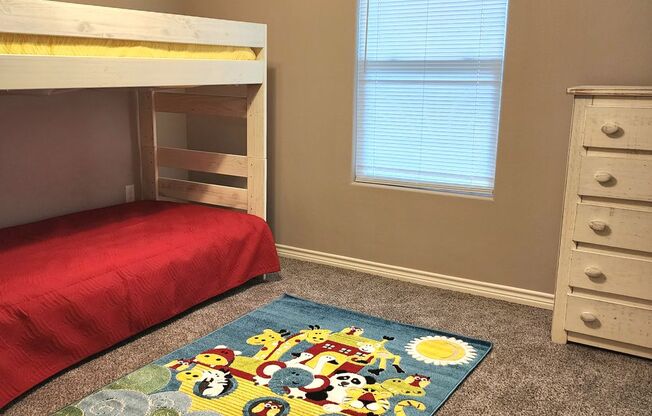 2 beds, 1 bath, 988 sqft, $1,350, Unit Unit 55