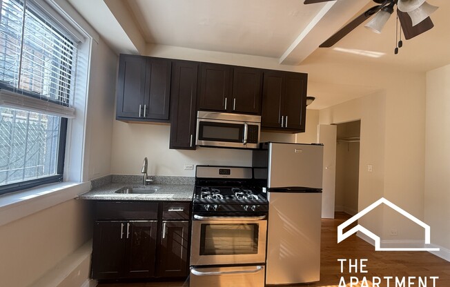 4737 N Hermitage Ave