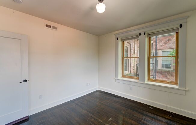 3 beds, 2 baths, 736 sqft, $2,695, Unit 36
