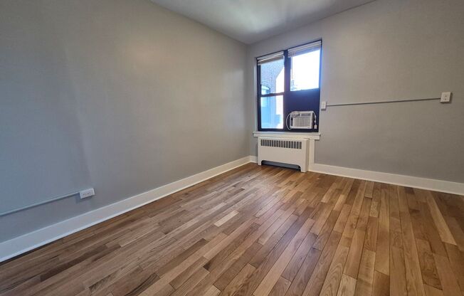 2 beds, 1 bath, 750 sqft, $2,199, Unit 5641 Hobart St. #B4