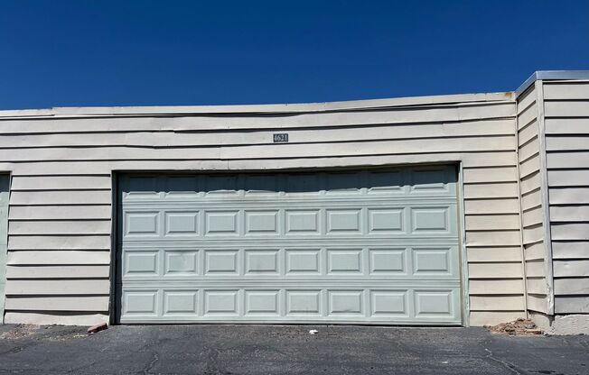 3 Bedroom Townhouse with a 2 car garage and a middle courtyard area
