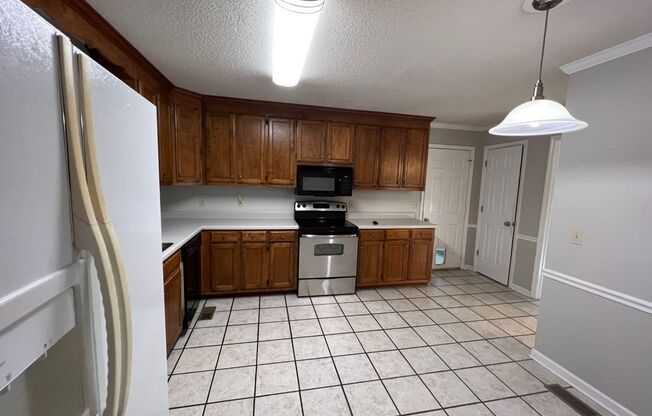 3 beds, 2 baths, $2,000