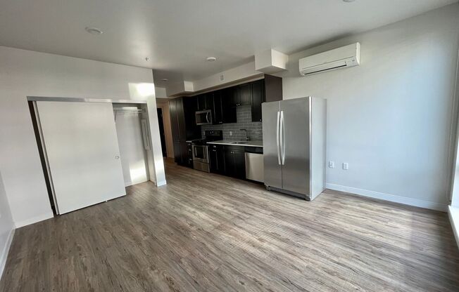 Studio, 1 bath, 430 sqft, $1,777, Unit Unit 312