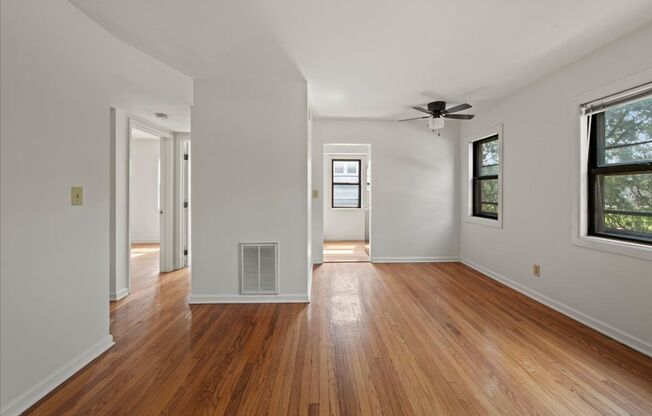 302 - 306 E 19th St