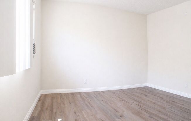 3 beds, 1.5 baths, 1,200 sqft, $2,695, Unit 859-04