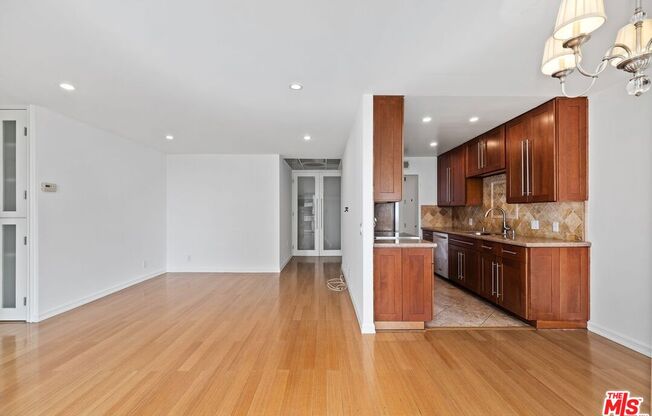 2 beds, 2 baths, 1,019 sqft, $3,900, Unit 1002
