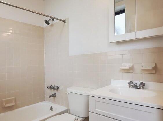306 W 51 ST
