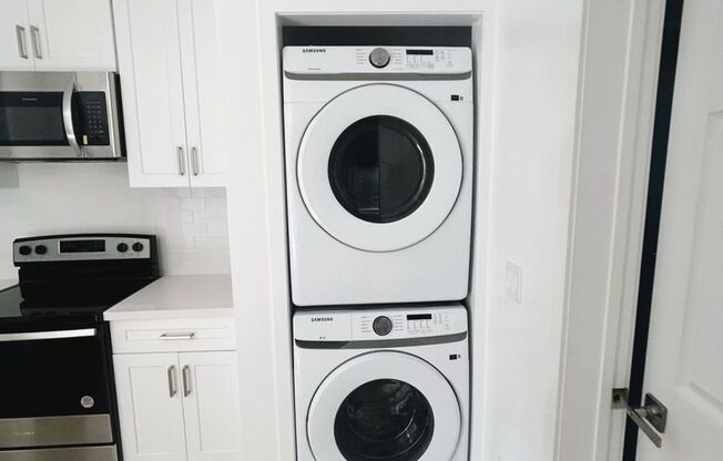 Eldora, 10313-10321 1/2