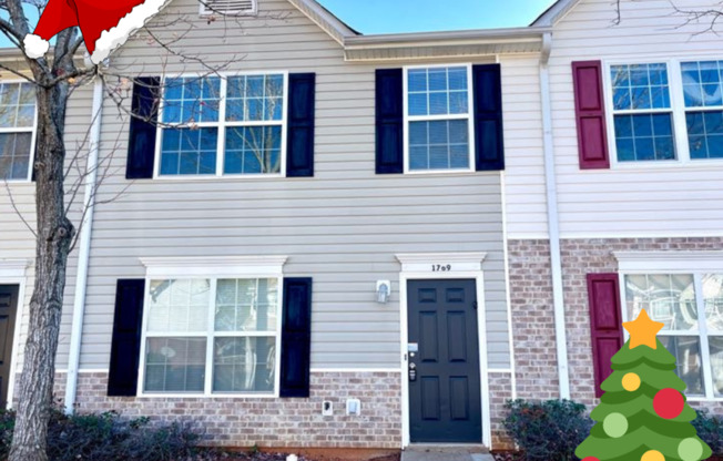 Welcome to this charming 2-story, 2-bedroom, 2.5-bathroom home in the heart of Hampton!