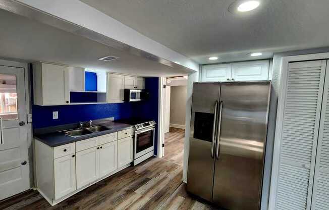 2 beds, 1 bath, 875 sqft, $1,850