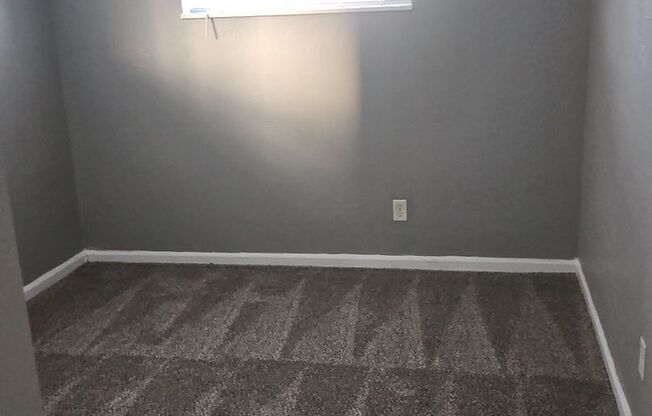 2 beds, 1 bath, 750 sqft, $1,020, Unit B07 1060 01