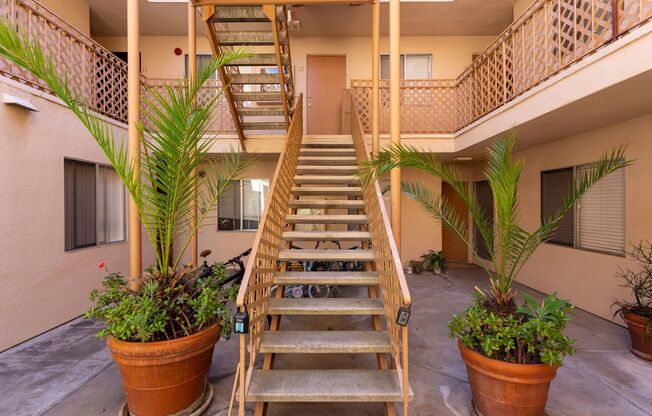 Albatross Apartments