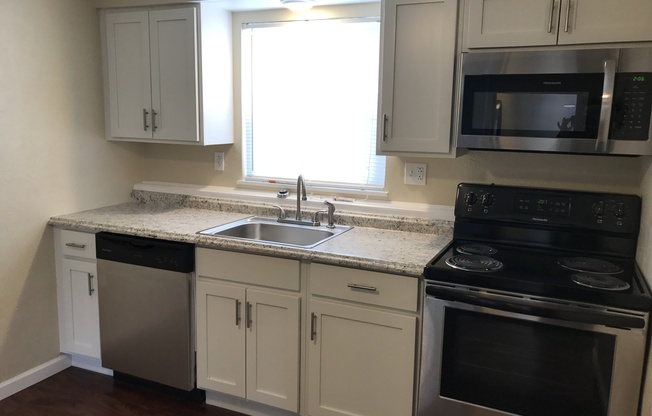 Stonecrest Town Homes And Apartments