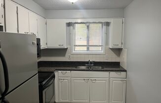 1 bed, 1 bath, $895, Unit C