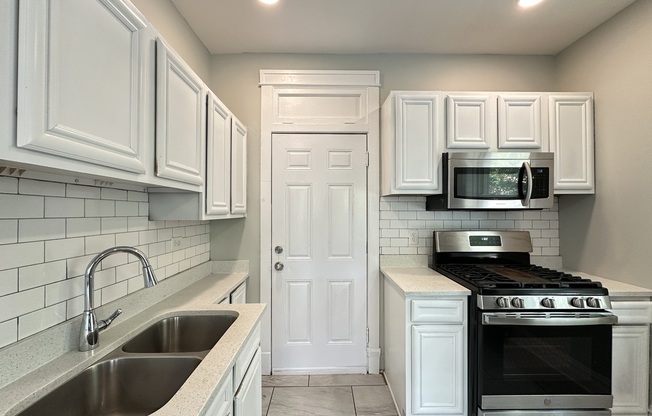 4301 WRIGHTWOOD