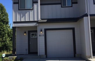 Spacious 3-Bedroom Townhome in Convenient Hazel Dell Location!