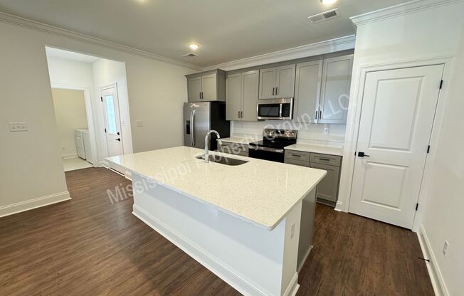 3BR/3.5BA End Unit in South Grove