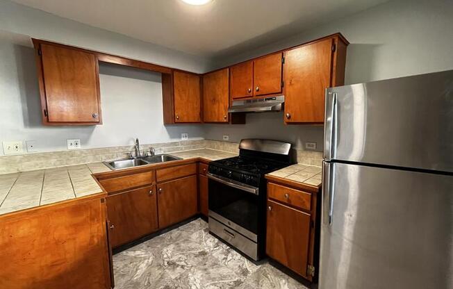 6630 South Vernon Avenue - 2S