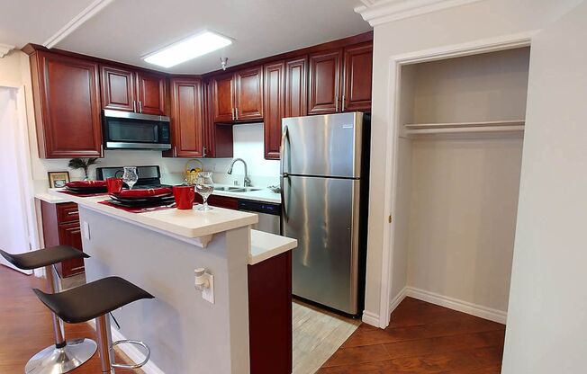 2 beds, 2 baths, 910 sqft, $2,650, Unit 205