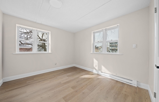 2 beds, 1 bath, 1,000 sqft, $2,827, Unit 6